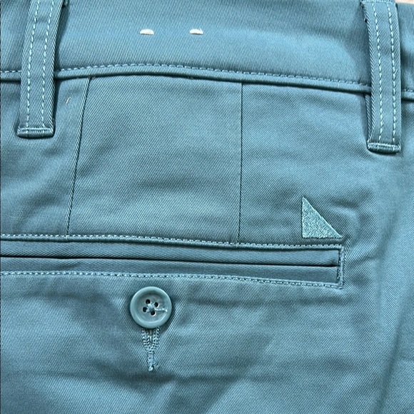 UNTUCKit Blue Flat Front Shorts Preppy 9" Chino Shorts Size 34 - Picture 13 of 13